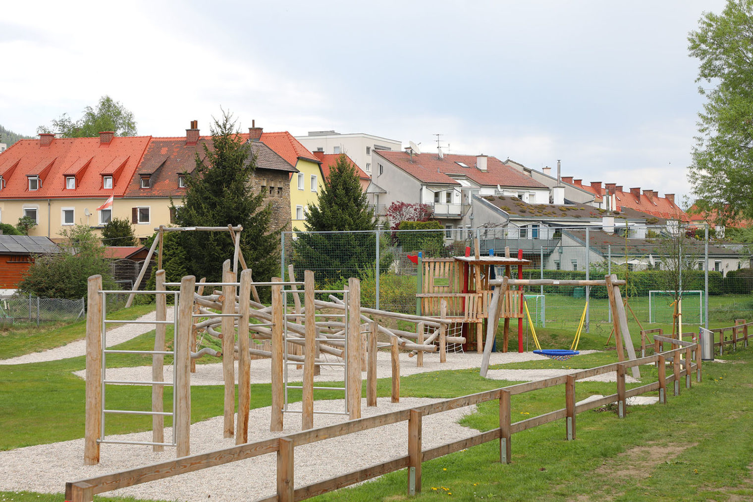 Spielgeräte am Spielplatz Prolebersiedlung