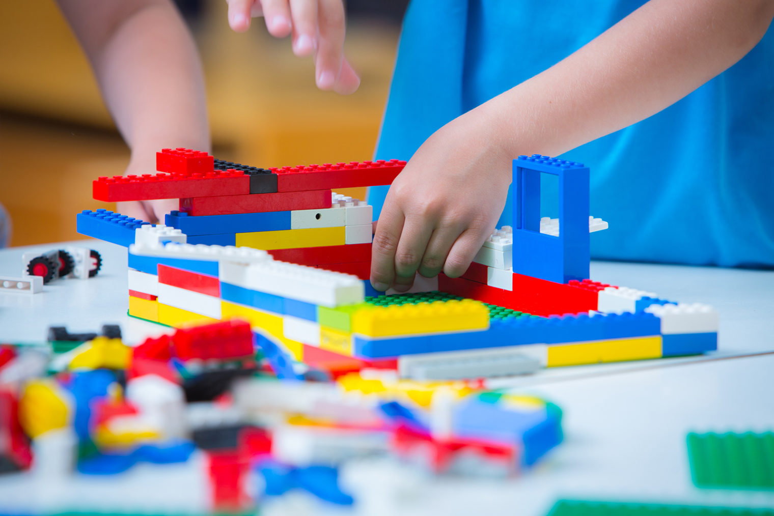 Spielende Kinder