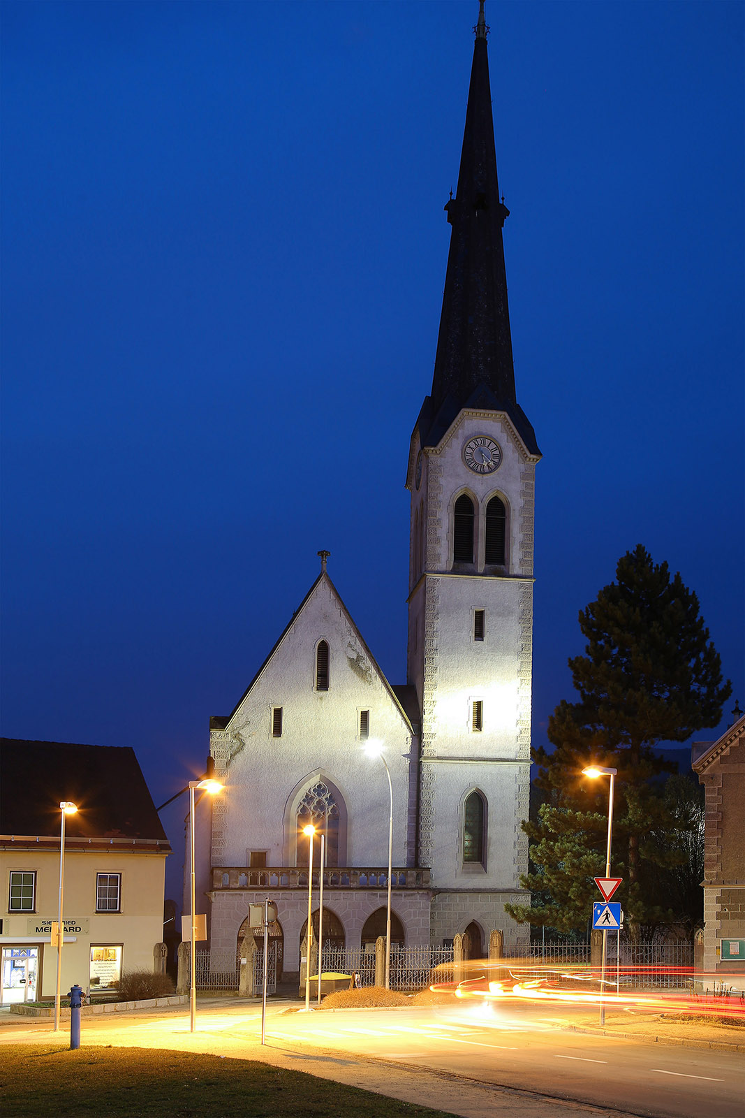 Waasenkirche Leoben bei Nacht 