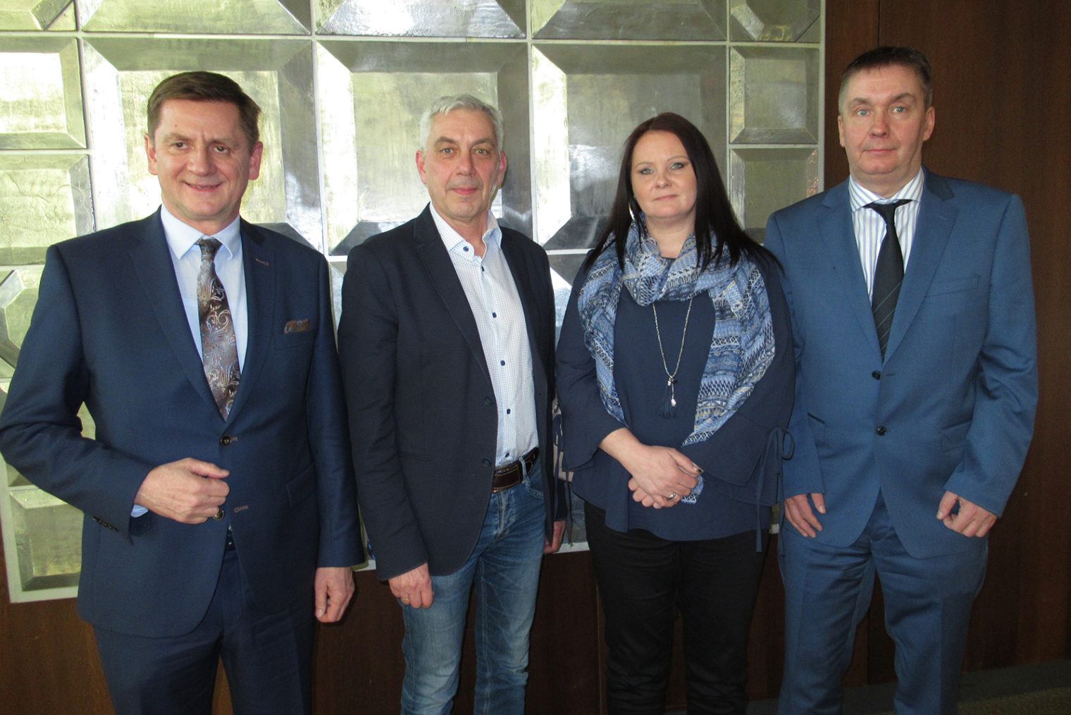 Gruppenbild neue Gemeinderäte mit Bürgermeister