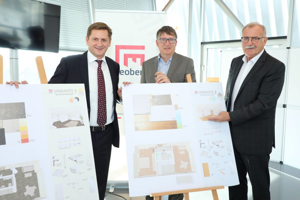 Vertreter der Stadt Leoben mit Wohnungsansichten