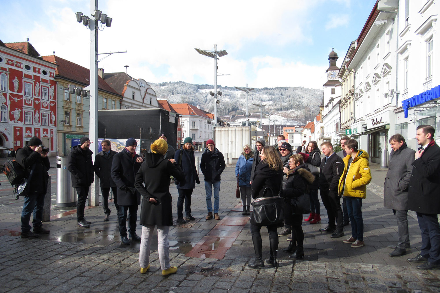 Gruppenfoto am Leobener Hauptplatz zum Thema Zukunft Innenstadt