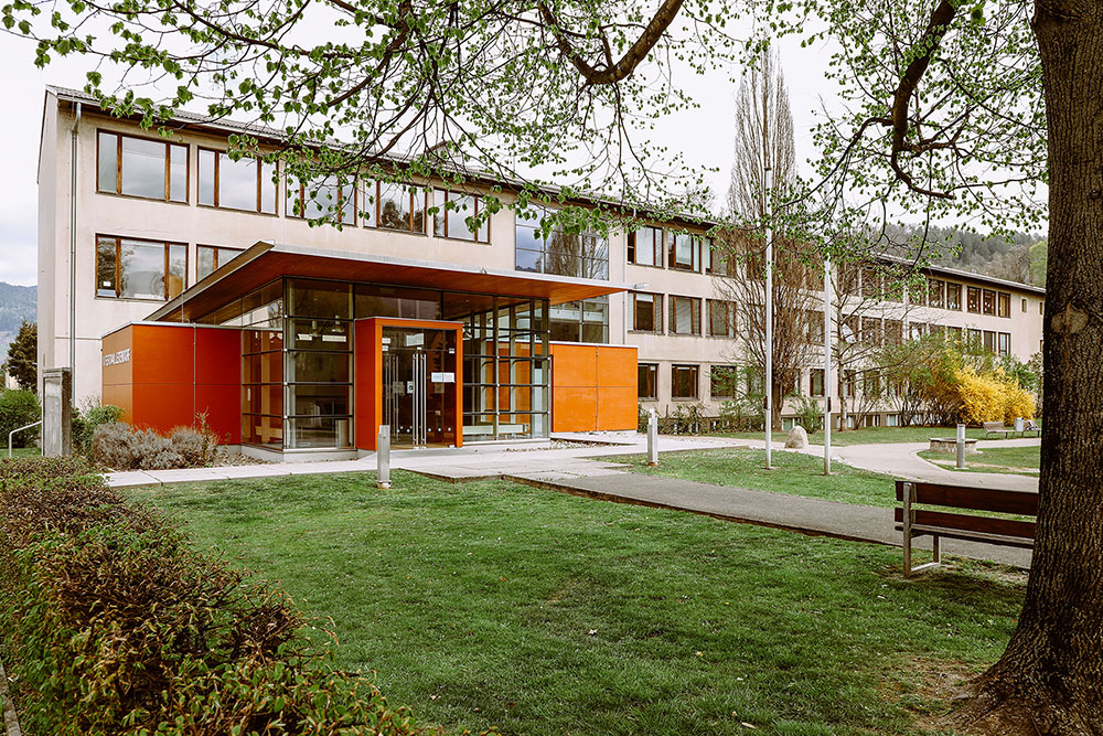 Außenansicht Gebäude Volksschule Leoben-Leitendorf