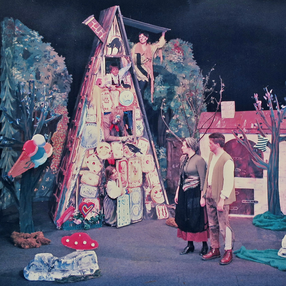 Stage scene of the Leoben Ensemble