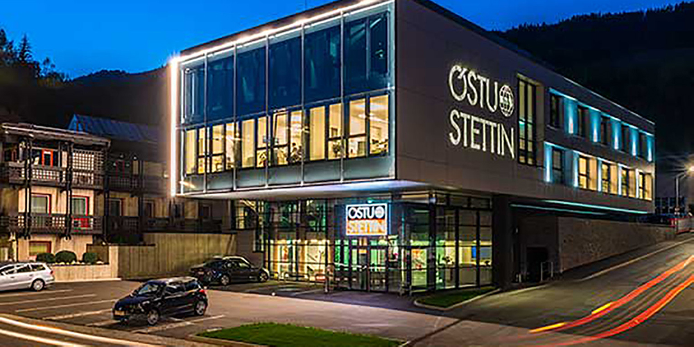 ÖSTU Stettin building at night