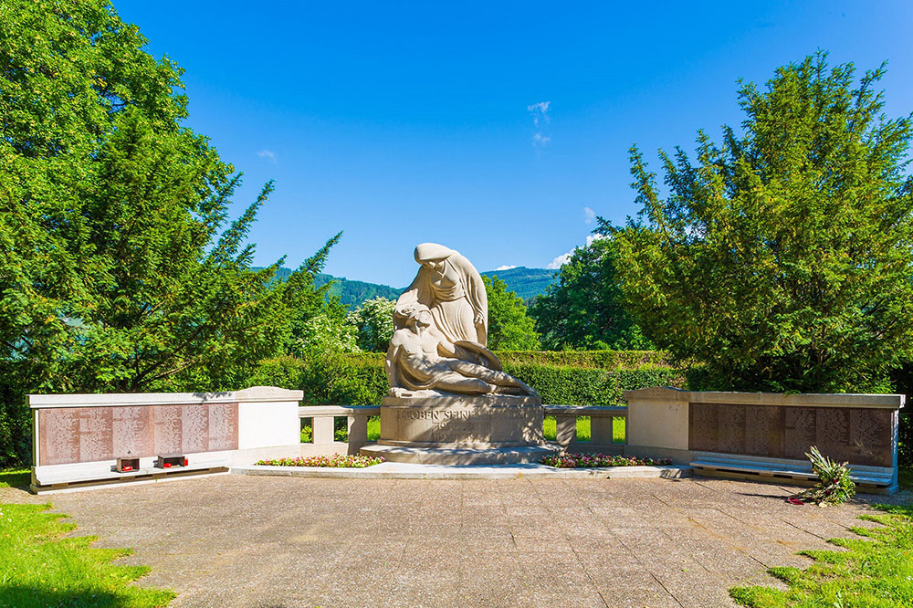 Statue am Zentralfriedhof Leoben