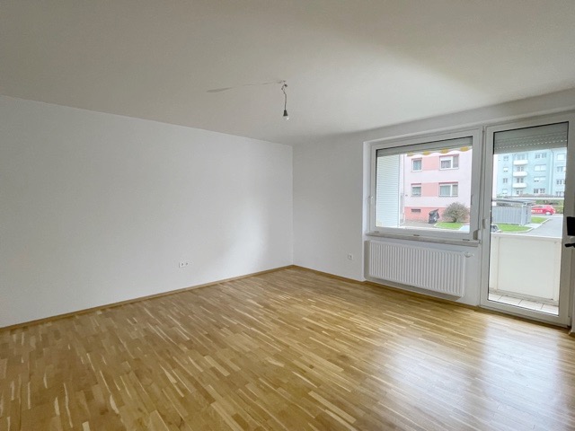 Sample flat with light floor and balcony - facilities and amenities,