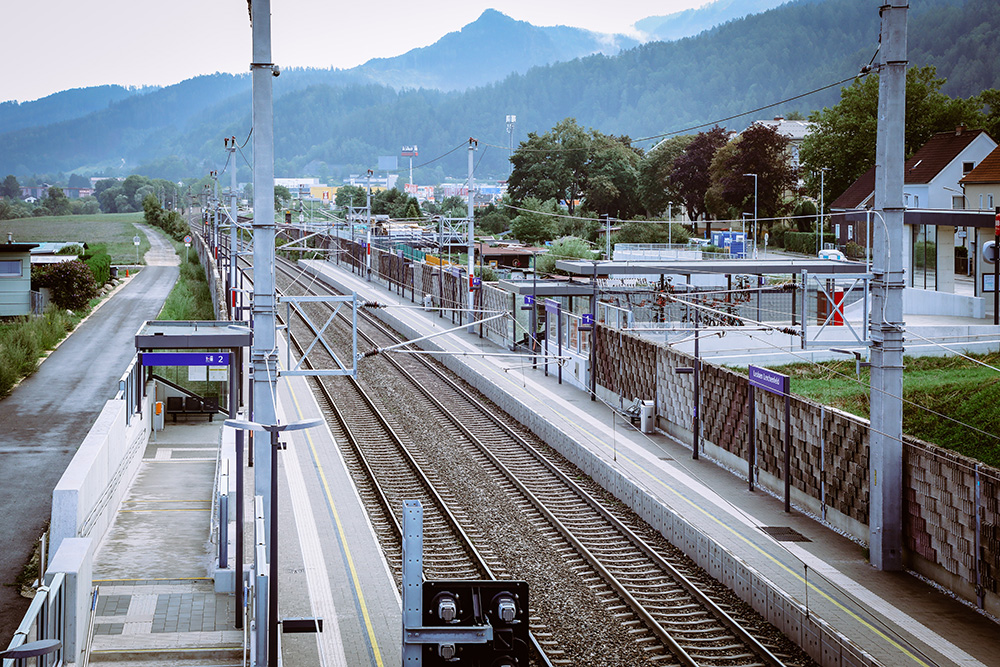 Gleise der neuen S-Bahn Station