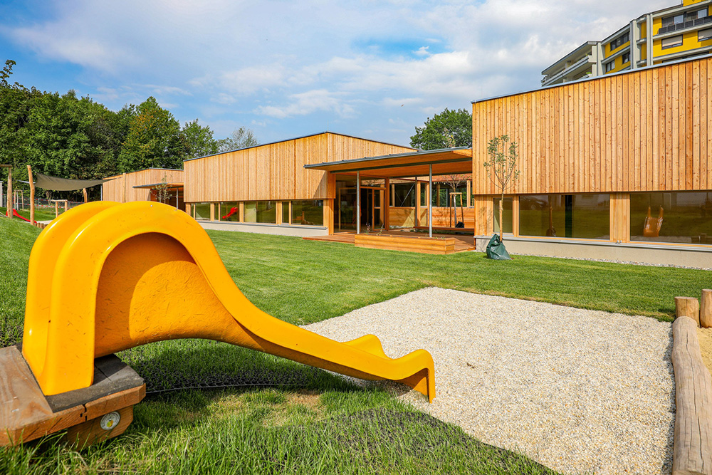 Rutsche beim Kindergarten Mühltal