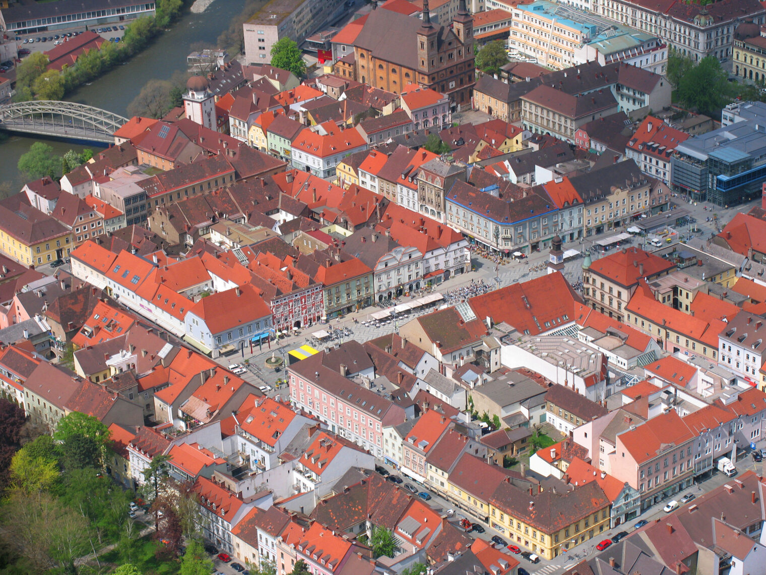 Drohnenaufnahme Stadtzentrum