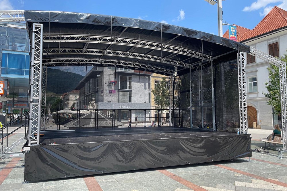 Die neue mobile Bühne des Citymanagement am Hauptplatz Leoben