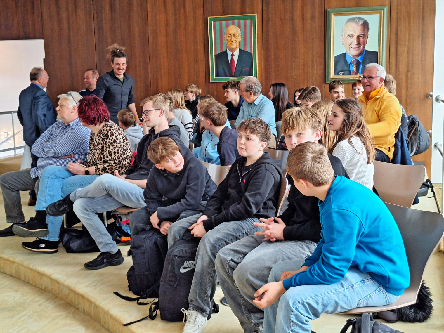Bei der Gemeinderatssitzung der Stadt Leoben herrschte reges Zuschauerinteresse – im Publikum war auch eine Klasse des alten Gymnasiums