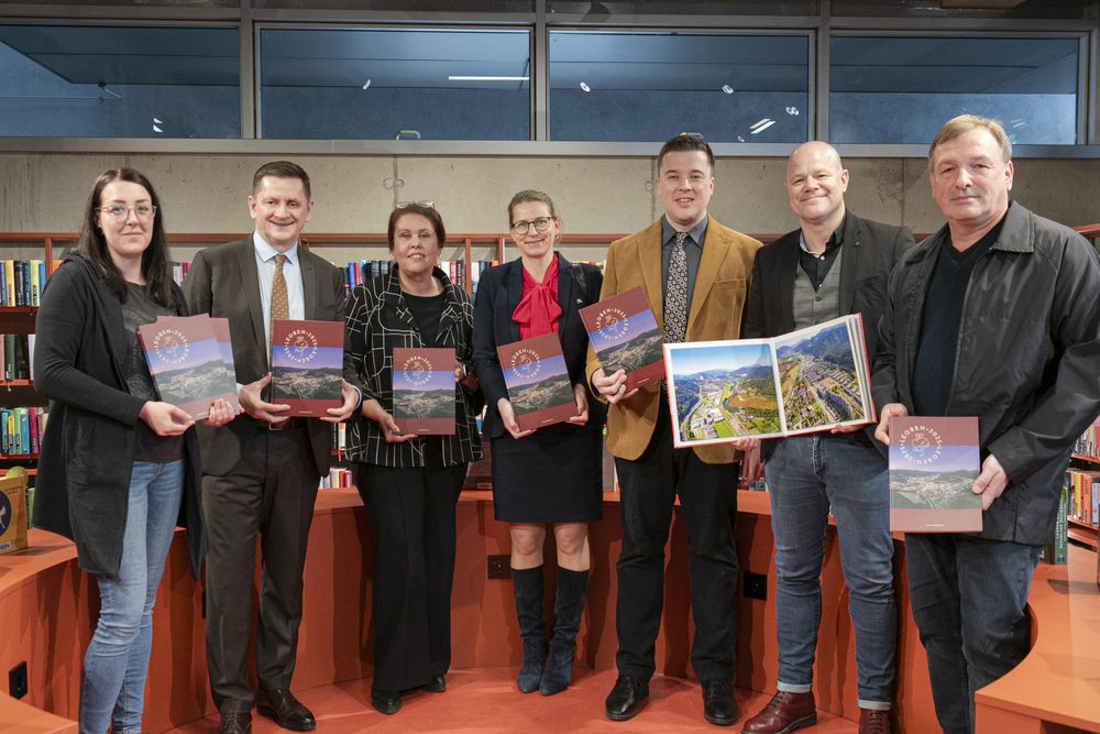 Die sieben Personen, die das Leoben-Buch gestaltet und verantwortet haben.