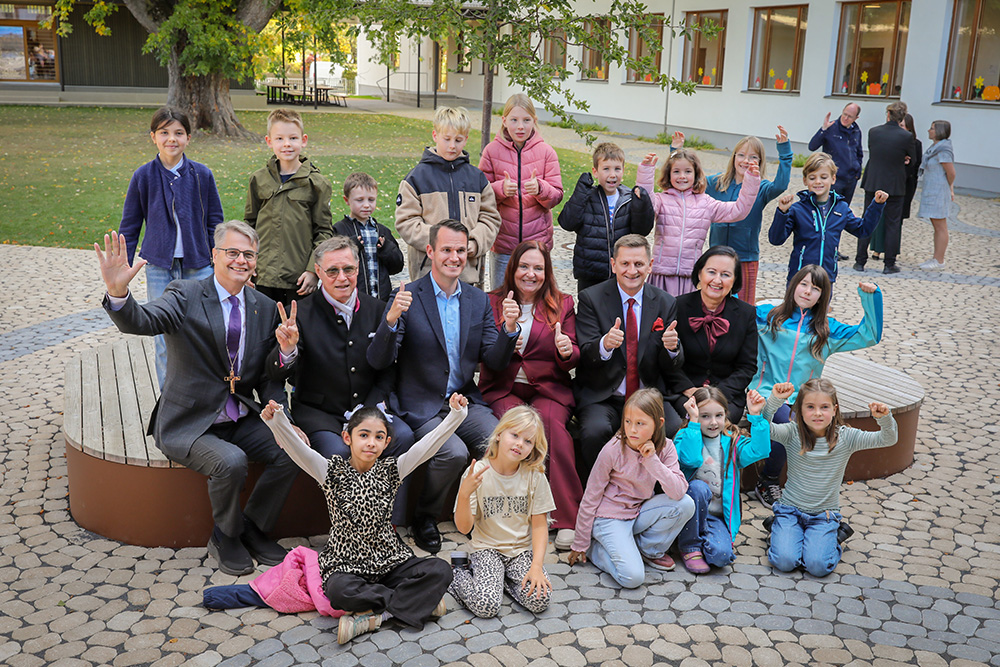 Gruppenbild im Innenhof