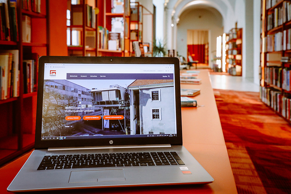 Notebook mit Website Kulturquartier